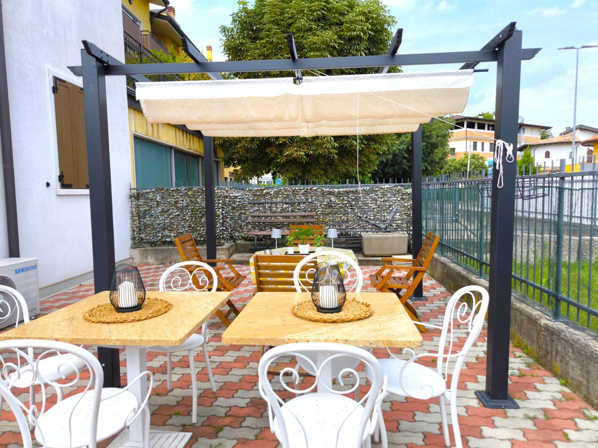 Hotel Casa Laura Peschiera del Garda Exterior foto