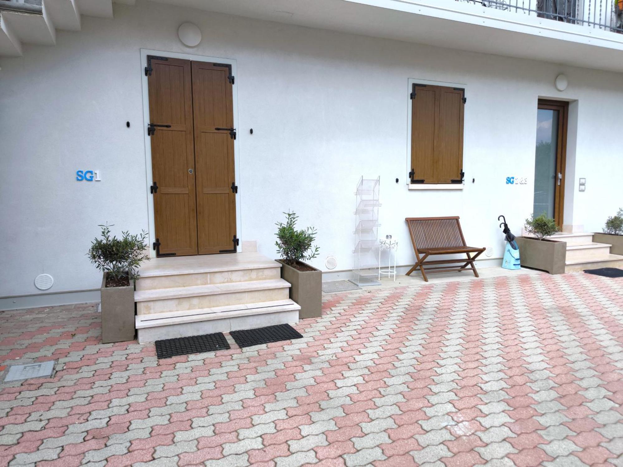 Hotel Casa Laura Peschiera del Garda Exterior foto